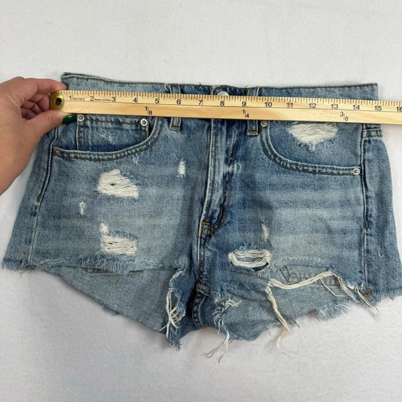 BDG Essential Mid Rise Cut Off Jean Shorts Womens Size 27 Light Wash - Picture 6 of 10
